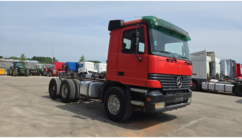 Mercedes-Benz ACTROS 2640 (EPS / 3 PEDALES / V6 / LAMES / GRAND PONT / EURO 2 / SEMI-AUTO) - 驾驶室底盘卡车:图3 Mercedes-Benz ACTROS 2640 (EPS / 3 PEDALES / V6 / LAMES / GRAND PONT / EURO 2 / SEMI-AUTO) - 驾驶室底盘卡车:图3