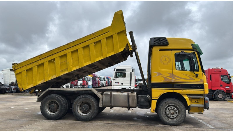 Mercedes-Benz ACTROS 2640 (EPS / LAMES / GRAND PONT / 6X4 / 3 PEDALES) - 翻斗车:图3 Mercedes-Benz ACTROS 2640 (EPS / LAMES / GRAND PONT / 6X4 / 3 PEDALES) - 翻斗车:图3