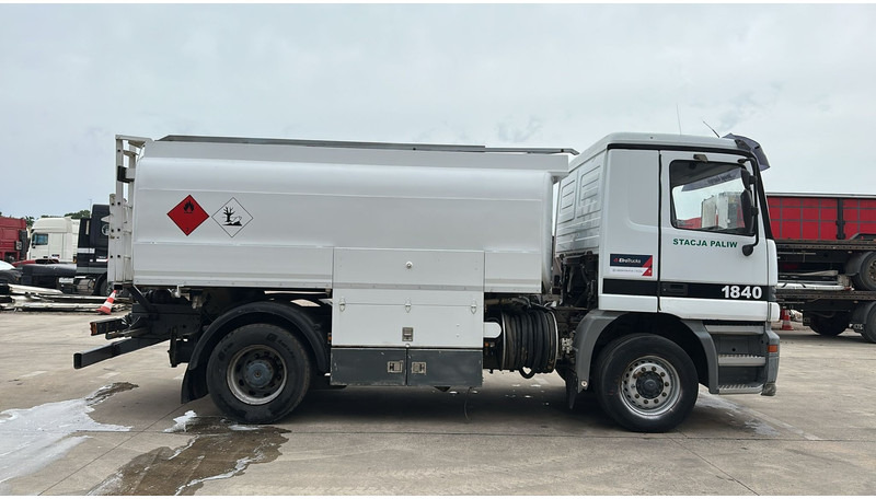 Mercedes-Benz Actros 1840 (EPS / 13650L / LAMES DEVANT / FRONT STEEL / V6 / 3 PEDALES) - 罐车:图4 Mercedes-Benz Actros 1840 (EPS / 13650L / LAMES DEVANT / FRONT STEEL / V6 / 3 PEDALES) - 罐车:图4