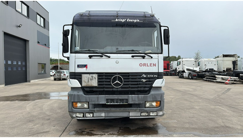 Mercedes-Benz Actros 1840 (EPS / 13650L / LAMES DEVANT / FRONT STEEL / V6 / 3 PEDALES) - 罐车:图2 Mercedes-Benz Actros 1840 (EPS / 13650L / LAMES DEVANT / FRONT STEEL / V6 / 3 PEDALES) - 罐车:图2