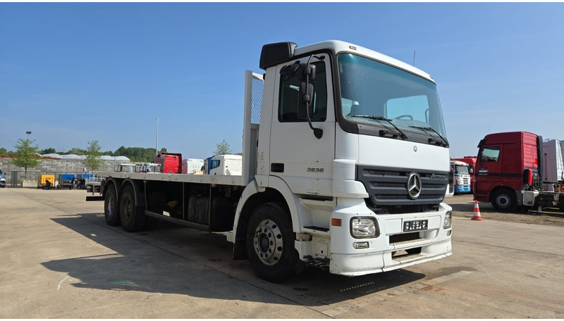 Mercedes-Benz Actros 2636 (6X4 / LAMES / GRAND PONT / MP2 / STEEL SUSP. / BOITE MANUELLE / MANUAL GEARBOX / 9M CHASSIS !!!) - 栏板式/ 平板卡车:图3 Mercedes-Benz Actros 2636 (6X4 / LAMES / GRAND PONT / MP2 / STEEL SUSP. / BOITE MANUELLE / MANUAL GEARBOX / 9M CHASSIS !!!) - 栏板式/ 平板卡车:图3