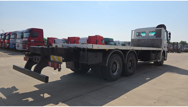 Mercedes-Benz Actros 2636 (6X4 / LAMES / GRAND PONT / MP2 / STEEL SUSP. / BOITE MANUELLE / MANUAL GEARBOX / 9M CHASSIS !!!) - 栏板式/ 平板卡车:图5 Mercedes-Benz Actros 2636 (6X4 / LAMES / GRAND PONT / MP2 / STEEL SUSP. / BOITE MANUELLE / MANUAL GEARBOX / 9M CHASSIS !!!) - 栏板式/ 平板卡车:图5