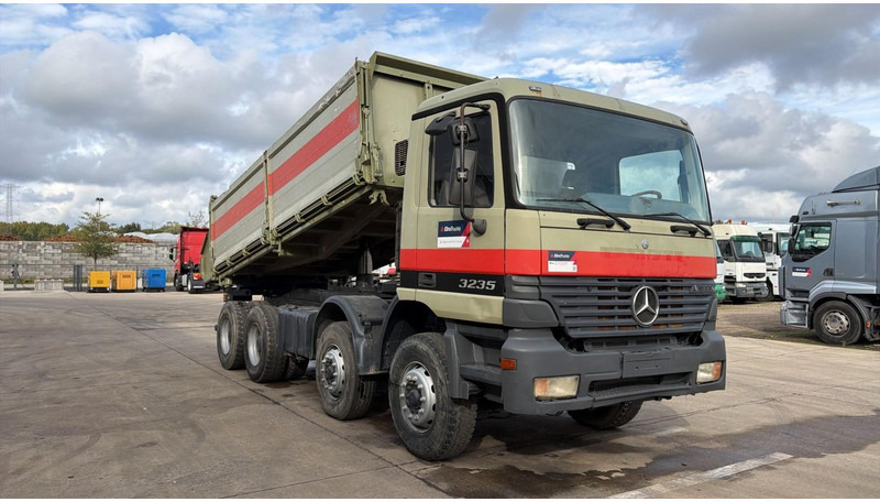 Mercedes-Benz Actros 3235 (EPS / LAMES / GRAND PONT / STEEL SUSP. / 3 PEDALES / MP1) - 翻斗车:图3 Mercedes-Benz Actros 3235 (EPS / LAMES / GRAND PONT / STEEL SUSP. / 3 PEDALES / MP1) - 翻斗车:图3