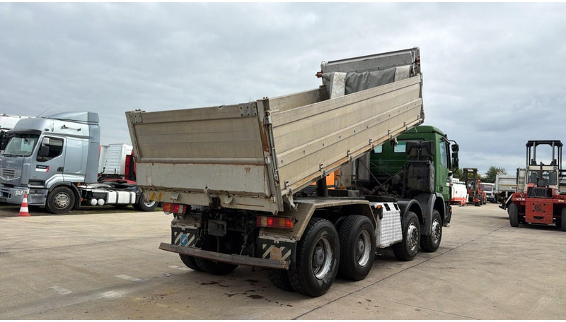 Mercedes-Benz Actros 3246 (EPS / LAMES / GRAND PONT / V6 / MP2 / 3 PEDALES) - 翻斗车:图4 Mercedes-Benz Actros 3246 (EPS / LAMES / GRAND PONT / V6 / MP2 / 3 PEDALES) - 翻斗车:图4