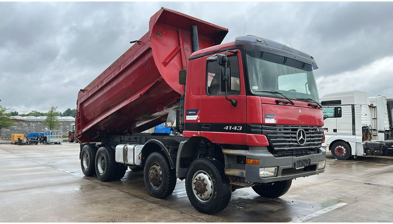 Mercedes-Benz Actros 4143 (BOITE MANUELLE / 8X8 / MANUAL GEARBOX / LAMES / GRAND PONT / BIG AXLE) - 翻斗车:图3 Mercedes-Benz Actros 4143 (BOITE MANUELLE / 8X8 / MANUAL GEARBOX / LAMES / GRAND PONT / BIG AXLE) - 翻斗车:图3
