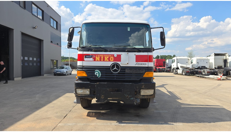 Mercedes-Benz Atego 1823 (BIG AXLE / STEEL SUSP. / LAMES / BOITE MANUELLE / MANUAL GETRIEBE) - 集装箱运输车/ 可拆卸车身的卡车:图2 Mercedes-Benz Atego 1823 (BIG AXLE / STEEL SUSP. / LAMES / BOITE MANUELLE / MANUAL GETRIEBE) - 集装箱运输车/ 可拆卸车身的卡车:图2