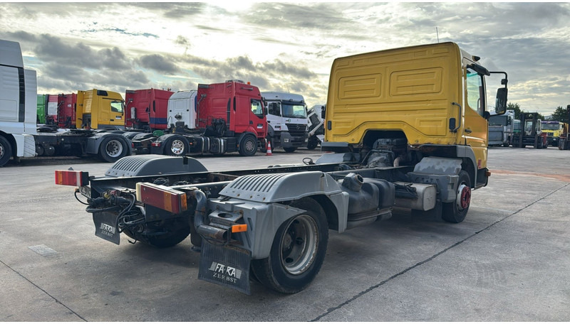 Mercedes-Benz Atego 815 (BOITE MANUELLE / MANUAL GEARBOX) - 驾驶室底盘卡车:图4 Mercedes-Benz Atego 815 (BOITE MANUELLE / MANUAL GEARBOX) - 驾驶室底盘卡车:图4