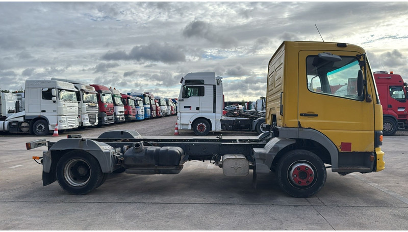 Mercedes-Benz Atego 815 (BOITE MANUELLE / MANUAL GEARBOX) - 驾驶室底盘卡车:图3 Mercedes-Benz Atego 815 (BOITE MANUELLE / MANUAL GEARBOX) - 驾驶室底盘卡车:图3