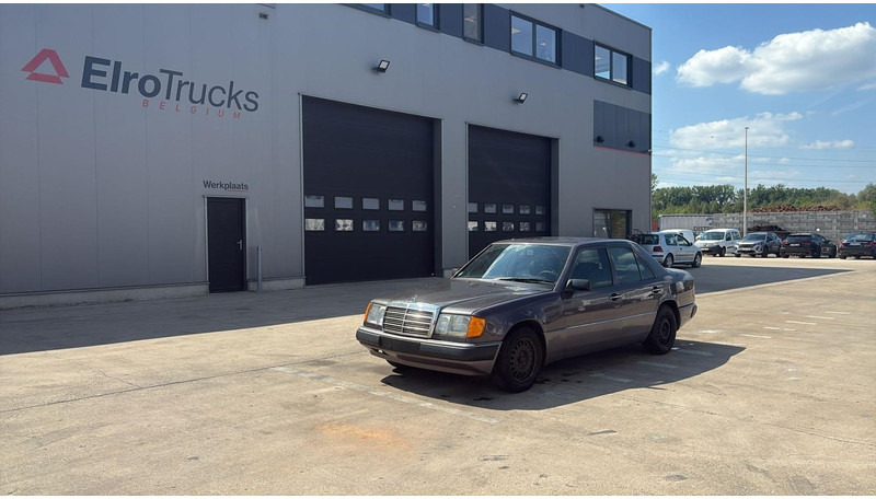 Mercedes-Benz E-Klasse 200 (GERMAN CAR / VOITURE D'ALLEMAGNE / ESSENCE / PETROL / MANUAL) - 轿车:图1 Mercedes-Benz E-Klasse 200 (GERMAN CAR / VOITURE D'ALLEMAGNE / ESSENCE / PETROL / MANUAL) - 轿车:图1