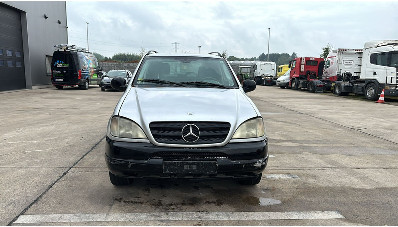 Mercedes-Benz M-Klasse ML 270 CDI - 越野车:图2 Mercedes-Benz M-Klasse ML 270 CDI - 越野车:图2