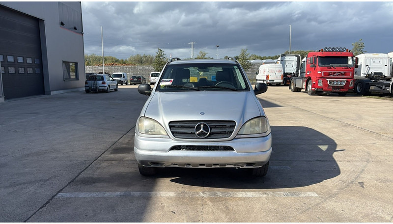 Mercedes-Benz M-Klasse ML 270 CDI - 越野车:图2 Mercedes-Benz M-Klasse ML 270 CDI - 越野车:图2
