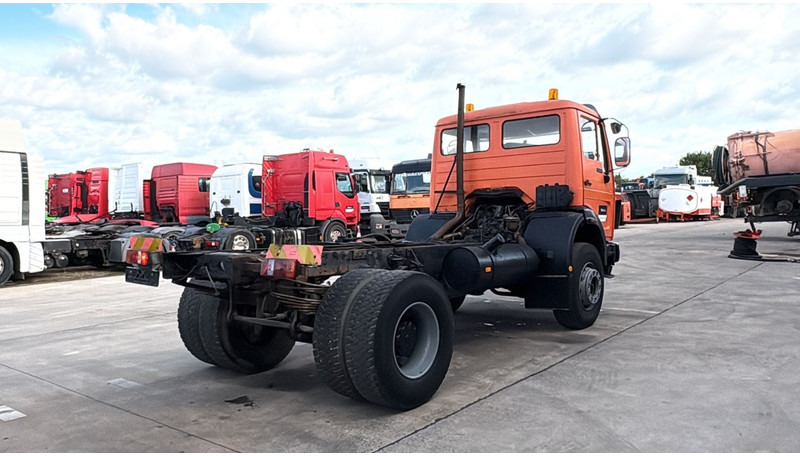 Mercedes-Benz SK 1622 (4X4 / LAMES / GRAND PONT / V6 / BIG AXLE / POMPE MANUELLE) - 驾驶室底盘卡车:图5 Mercedes-Benz SK 1622 (4X4 / LAMES / GRAND PONT / V6 / BIG AXLE / POMPE MANUELLE) - 驾驶室底盘卡车:图5