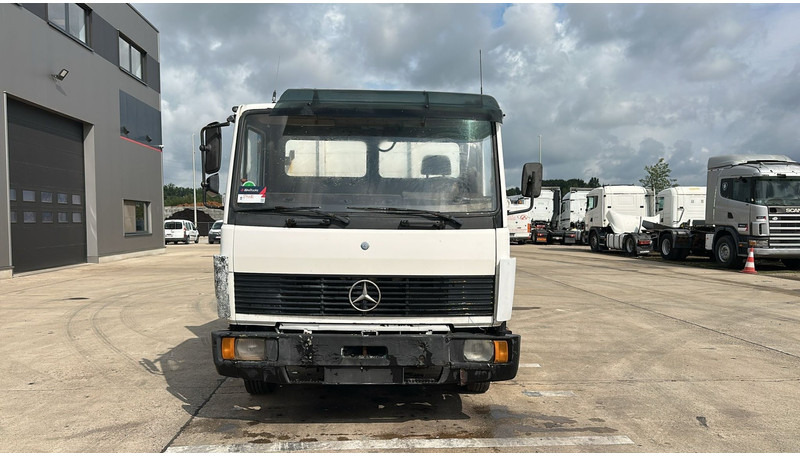 Mercedes-Benz SK 809 (POMPE MANUELLE / MANUAL PUMP / HELPER / AUXILAIRY / SPER / STEEL SUSP.) - 翻斗车:图2 Mercedes-Benz SK 809 (POMPE MANUELLE / MANUAL PUMP / HELPER / AUXILAIRY / SPER / STEEL SUSP.) - 翻斗车:图2