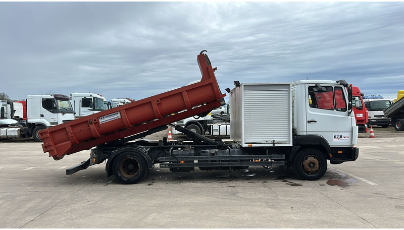Mercedes-Benz SK 814 (BELGIAN TRUCK / HOOK / PERFECT CONDITION !!! / WITH CONTAINER / 363000 KM !!!! ) - 吊钩升降车:图5 Mercedes-Benz SK 814 (BELGIAN TRUCK / HOOK / PERFECT CONDITION !!! / WITH CONTAINER / 363000 KM !!!! ) - 吊钩升降车:图5