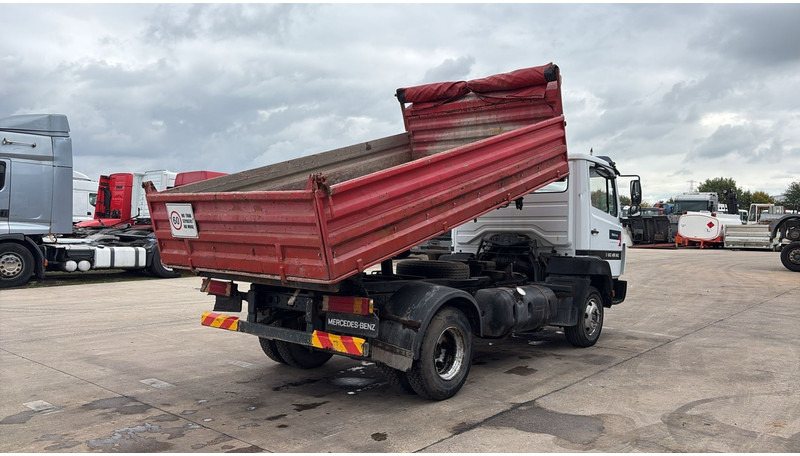 Mercedes-Benz SK 814 (SPER / AUXILAIRY / MANUAL PUMP / STEEL SUSP. / 6 CYLINDER / 3 WAY TIPPER / PERFECT) - 翻斗车:图4 Mercedes-Benz SK 814 (SPER / AUXILAIRY / MANUAL PUMP / STEEL SUSP. / 6 CYLINDER / 3 WAY TIPPER / PERFECT) - 翻斗车:图4