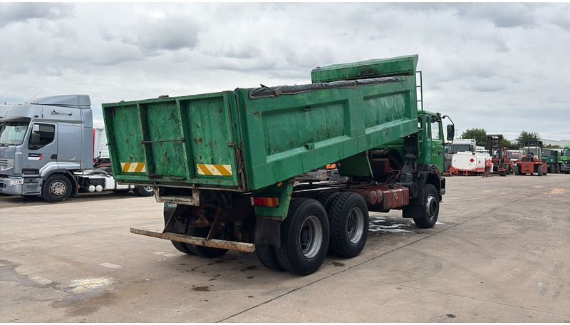 Renault G 300 MAXTER (GRAND PONT / POMPE MANUELLE / 6X4) - 翻斗车:图5 Renault G 300 MAXTER (GRAND PONT / POMPE MANUELLE / 6X4) - 翻斗车:图5