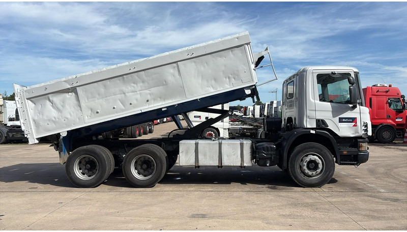 Scania 94 - 260 (BOITE MANUELLE / LAMES / STEEL SUSP. / 6X4 / MANUAL GEARBOX) - 翻斗车:图3 Scania 94 - 260 (BOITE MANUELLE / LAMES / STEEL SUSP. / 6X4 / MANUAL GEARBOX) - 翻斗车:图3