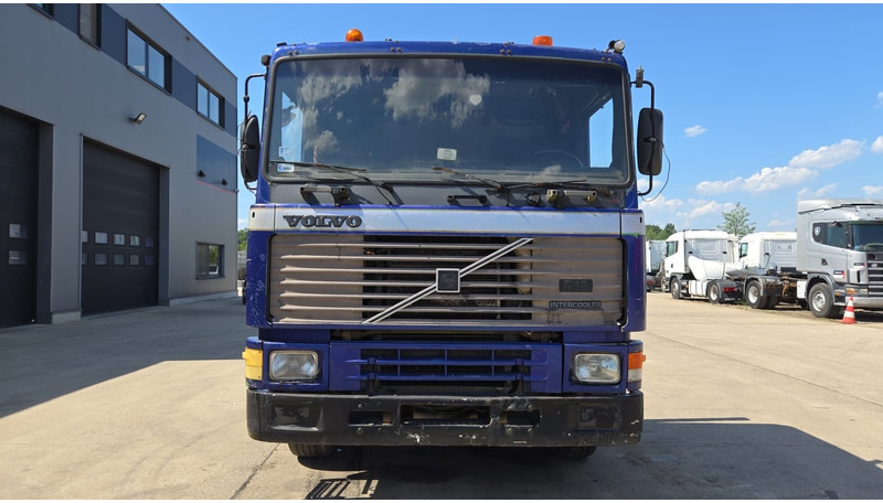Volvo F 12 - 360 (FULL STEEL SUSPENSION / MANUAL PUMP / SUSP. LAMES / 6X2) - 驾驶室底盘卡车:图2 Volvo F 12 - 360 (FULL STEEL SUSPENSION / MANUAL PUMP / SUSP. LAMES / 6X2) - 驾驶室底盘卡车:图2