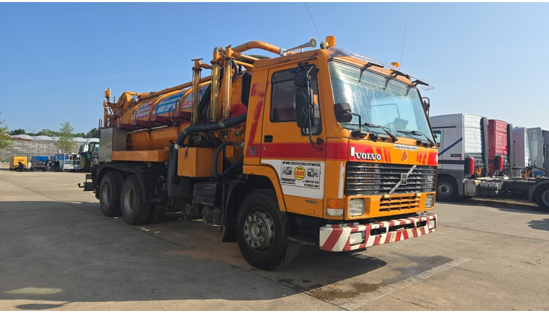 Volvo FL 10 - 320 (10500L + 1500L / 10 TYRES FULL STEEL / HIGH PRESSURE + VACUUM / POMPE MANUELLE / MANUAL PUMP) - 真空车:图3 Volvo FL 10 - 320 (10500L + 1500L / 10 TYRES FULL STEEL / HIGH PRESSURE + VACUUM / POMPE MANUELLE / MANUAL PUMP) - 真空车:图3