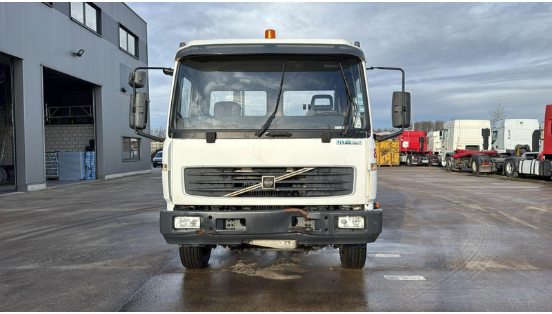 Volvo FL 220 (BELGIAN TRUCK / CAMION BELGE / MANUAL GEARBOX / BOITE MANUELLE) - 驾驶室底盘卡车:图4 Volvo FL 220 (BELGIAN TRUCK / CAMION BELGE / MANUAL GEARBOX / BOITE MANUELLE) - 驾驶室底盘卡车:图4