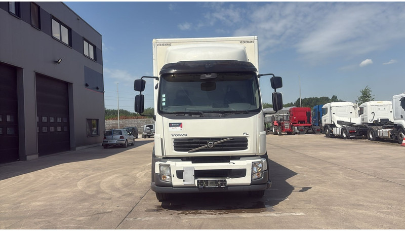 Volvo FL 260 (LIFT 2000 KG / PERFECT BELGIAN TRUCK / 18 TON / EURO 5) - 厢式卡车:图2 Volvo FL 260 (LIFT 2000 KG / PERFECT BELGIAN TRUCK / 18 TON / EURO 5) - 厢式卡车:图2