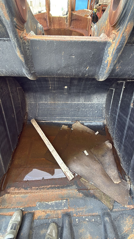 HITACHI ZX520/530 Cheap Second Hand Bucket - 挖掘机铲斗:图4 HITACHI ZX520/530 Cheap Second Hand Bucket - 挖掘机铲斗:图4