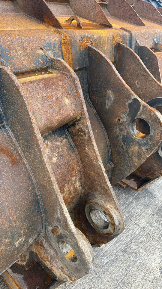 KOMATSU WA500 Loading Bucket - 装载机铲斗:图4 KOMATSU WA500 Loading Bucket - 装载机铲斗:图4