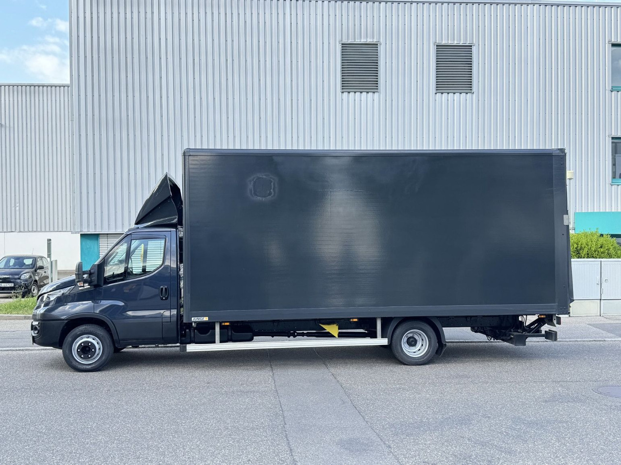 Iveco Daily 72c180 Hi-Matic Koffer LBW Luftgef. Klima - 厢式货车:图4 Iveco Daily 72c180 Hi-Matic Koffer LBW Luftgef. Klima - 厢式货车:图4