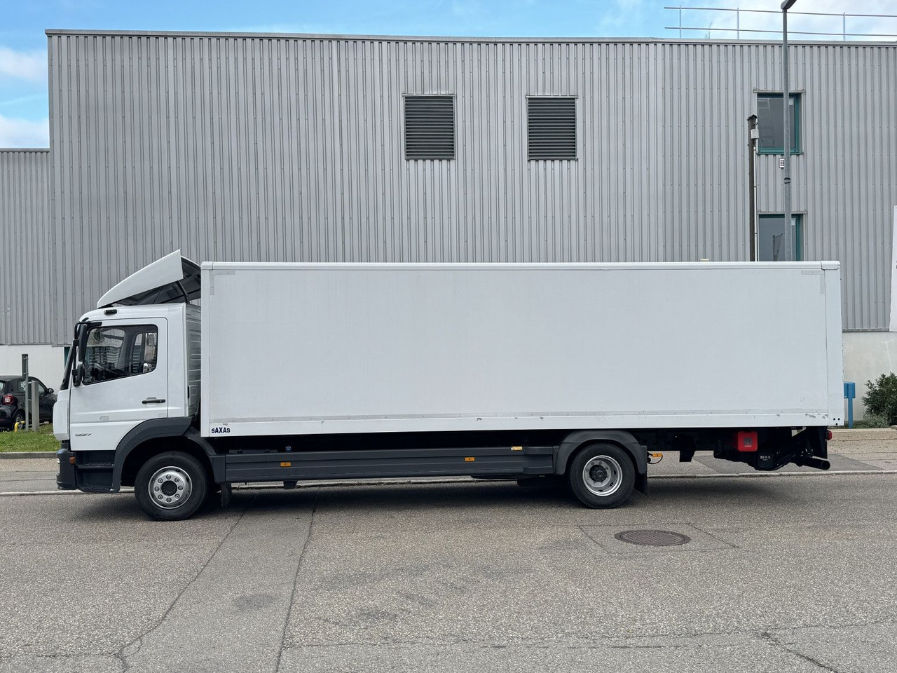 Mercedes-Benz Atego 1227L Koffer 8m LBW Klima Diff. Sperre - 厢式卡车:图4 Mercedes-Benz Atego 1227L Koffer 8m LBW Klima Diff. Sperre - 厢式卡车:图4