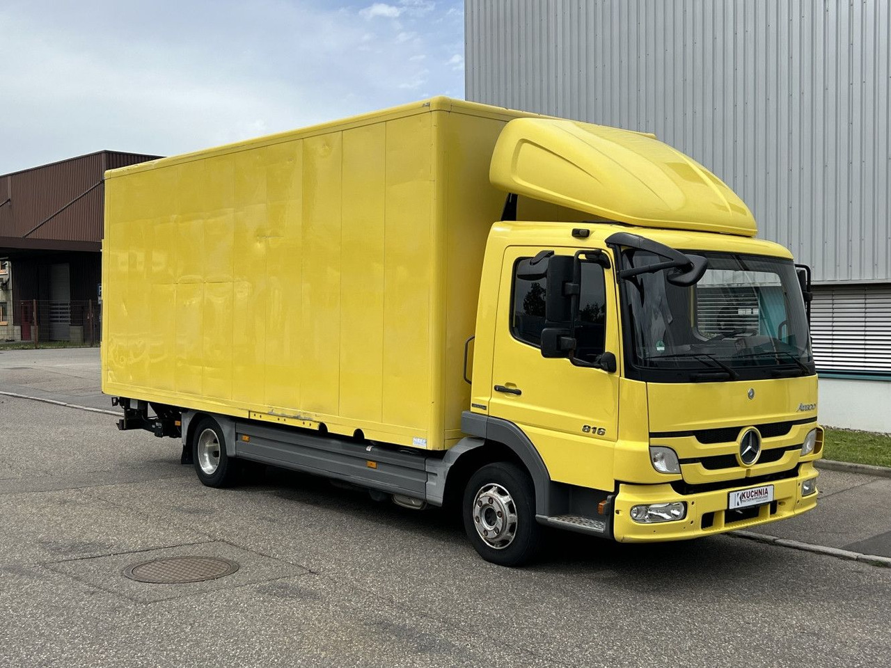 Mercedes-Benz Atego 816L Möbelkoffer 6,15m LBW 3-Sitze Euro-5 - 厢式货车:图3 Mercedes-Benz Atego 816L Möbelkoffer 6,15m LBW 3-Sitze Euro-5 - 厢式货车:图3