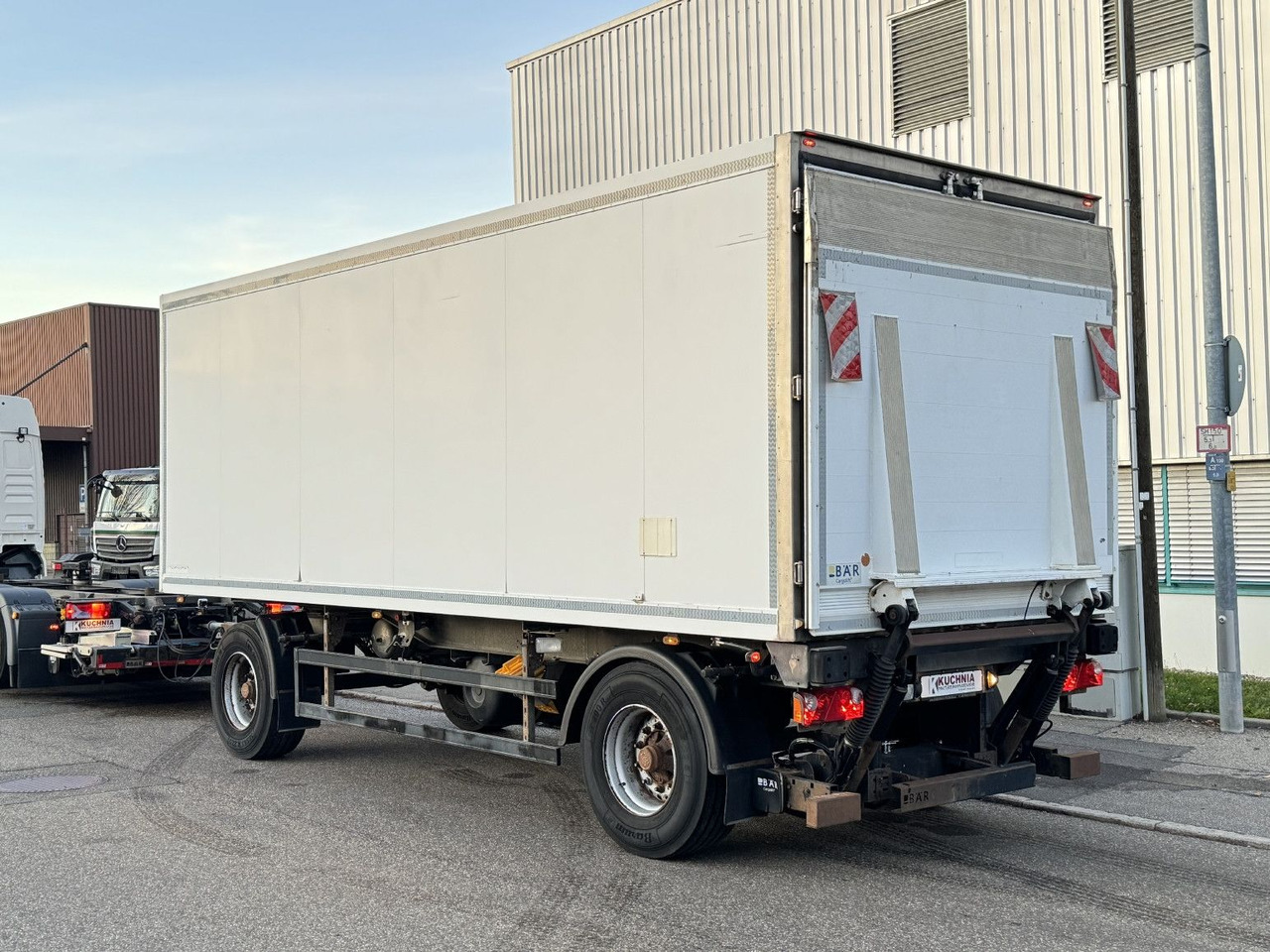 ROHR RAK/18 TK Tiefkühl MAXIMA 1000 Türen LBW 2t BPW - 冷藏拖车:图3 ROHR RAK/18 TK Tiefkühl MAXIMA 1000 Türen LBW 2t BPW - 冷藏拖车:图3