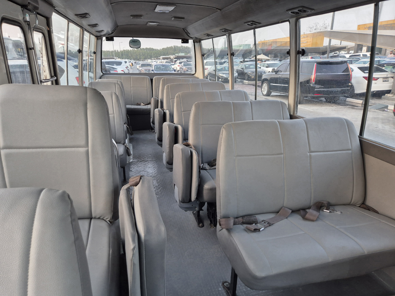 TOYOTA Coaster ... 25 places ...climatisé - 小型巴士, 小型客车:图5 TOYOTA Coaster ... 25 places ...climatisé - 小型巴士, 小型客车:图5