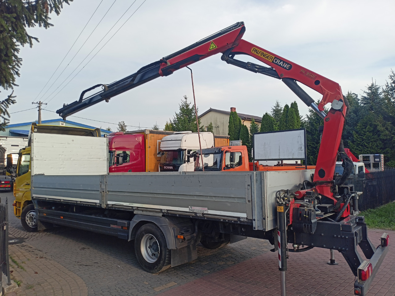 MERCEDES-BENZ Atego 1524 - 起重车:图3 MERCEDES-BENZ Atego 1524 - 起重车:图3