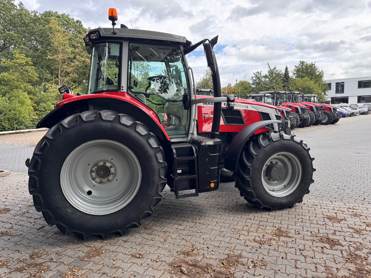 MASSEY FERGUSON 7s.180 Dyna6 Efficient - 拖拉机:图4 MASSEY FERGUSON 7s.180 Dyna6 Efficient - 拖拉机:图4