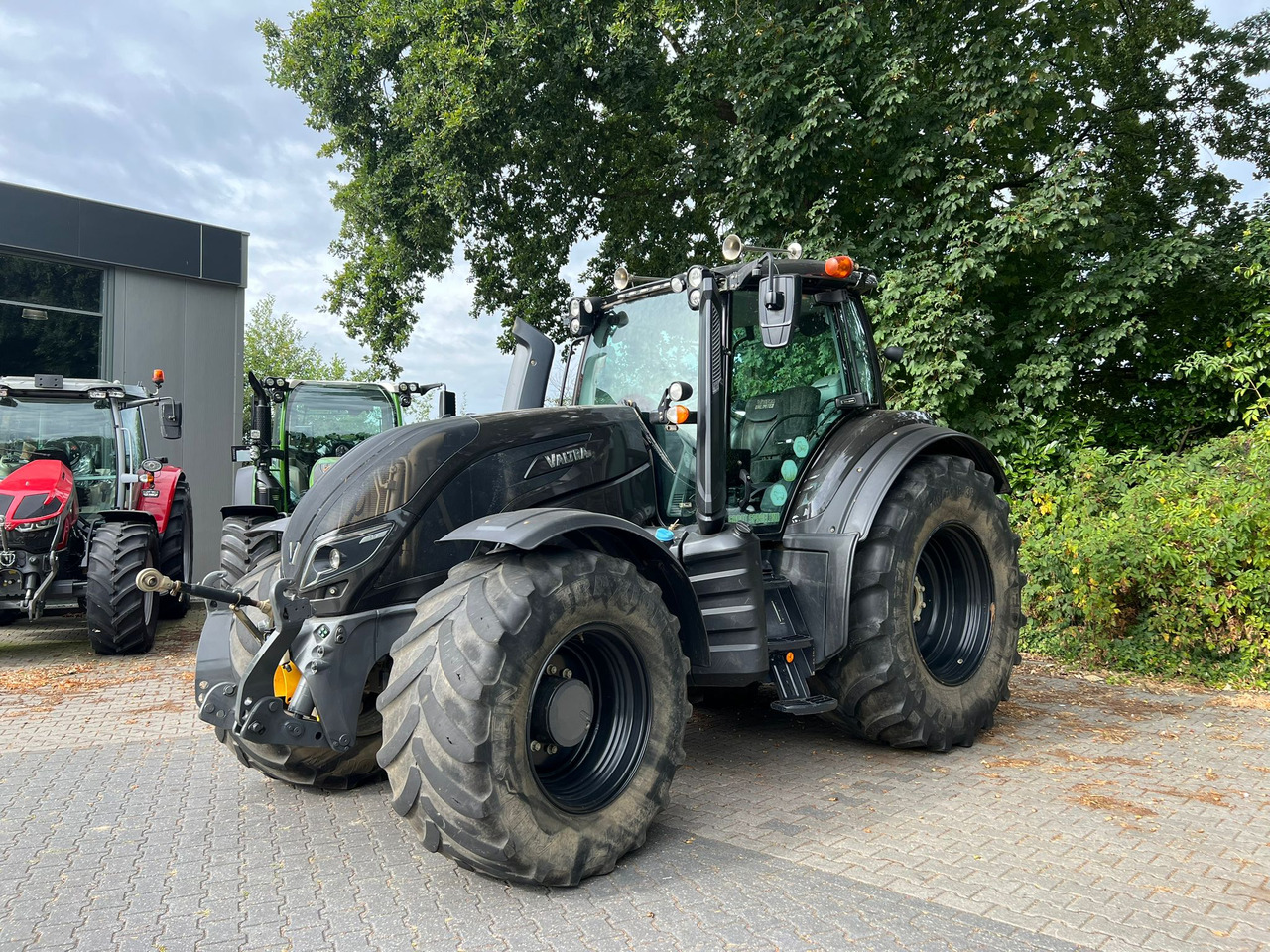 VALTRA T174 Versu - 拖拉机:图1 VALTRA T174 Versu - 拖拉机:图1