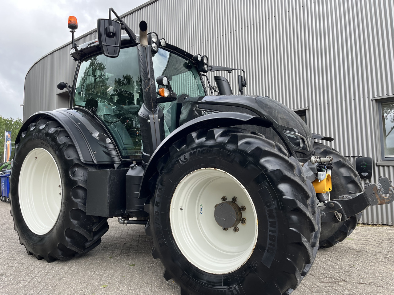Valtra N174 Active - 拖拉机:图1 Valtra N174 Active - 拖拉机:图1