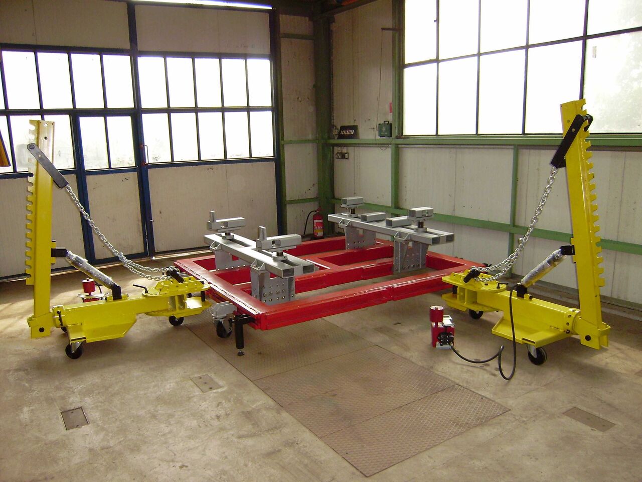 Frame for Truck Cabin Repair / Rahmen für die Reparatur von Lkw-Fahrerhäusern / Rám pro opravu kabin nákladních vozidel / Cadru pentru repararea cabinelor camioanelor - 牵引车:图3 Frame for Truck Cabin Repair / Rahmen für die Reparatur von Lkw-Fahrerhäusern / Rám pro opravu kabin nákladních vozidel / Cadru pentru repararea cabinelor camioanelor - 牵引车:图3