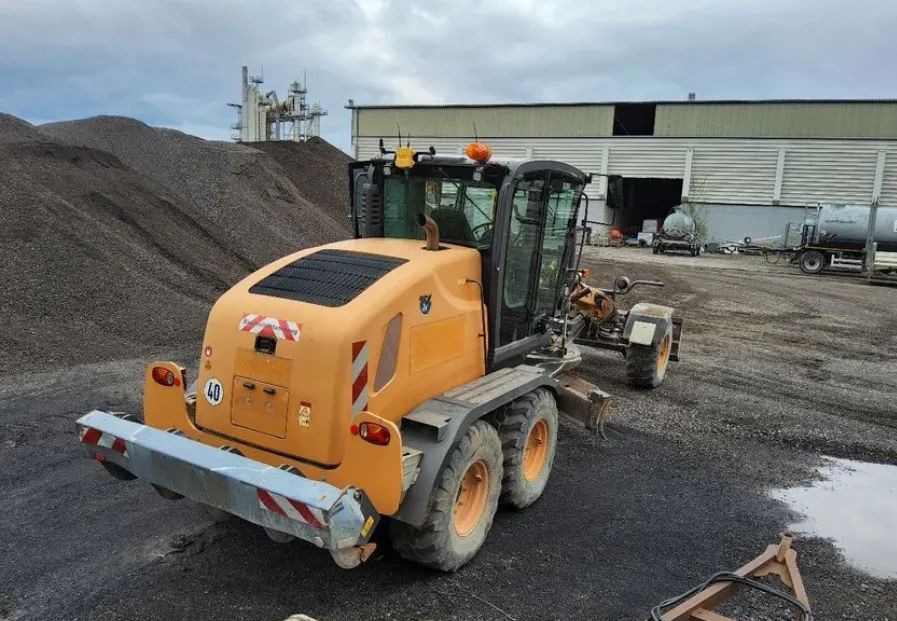 New Holland 836C AWD, 6X6, 2016 ROK, SYSTEM NIWELACJI TRIMBLE 3D - 碾压机:图4 New Holland 836C AWD, 6X6, 2016 ROK, SYSTEM NIWELACJI TRIMBLE 3D - 碾压机:图4