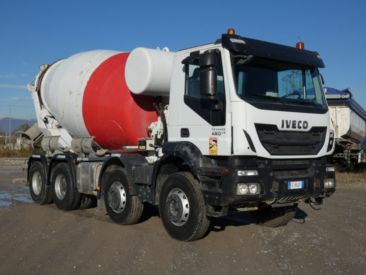 IVECO TRAKKER 450 CIFA RY1300 - 混凝土搅拌车:图3 IVECO TRAKKER 450 CIFA RY1300 - 混凝土搅拌车:图3