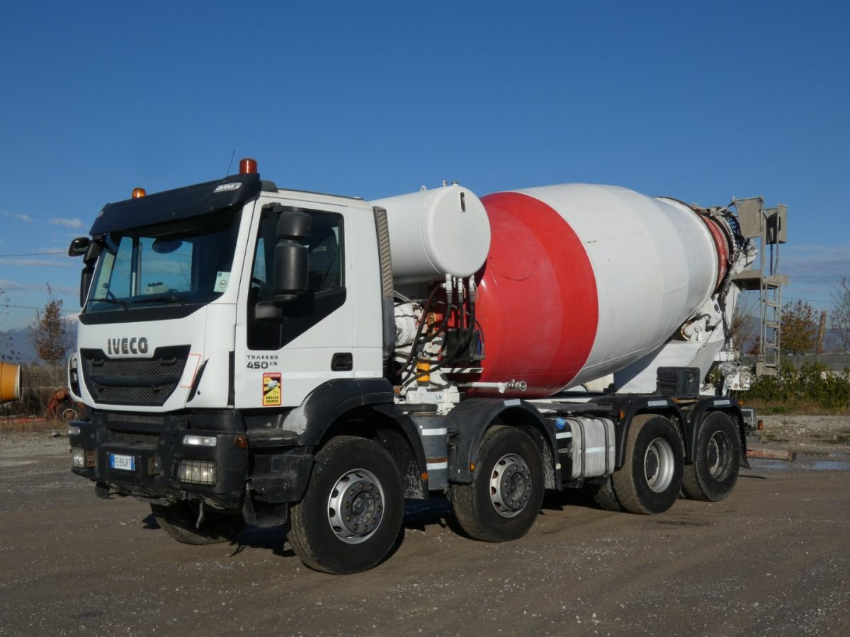 IVECO TRAKKER 450 CIFA RY1300 - 混凝土搅拌车:图1 IVECO TRAKKER 450 CIFA RY1300 - 混凝土搅拌车:图1