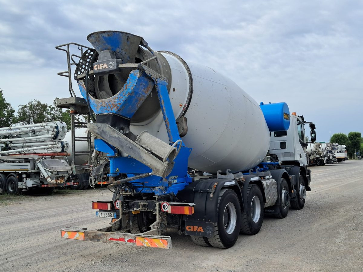 IVECO TRAKKER 500 CIFA RY1300 - 混凝土搅拌车:图2 IVECO TRAKKER 500 CIFA RY1300 - 混凝土搅拌车:图2