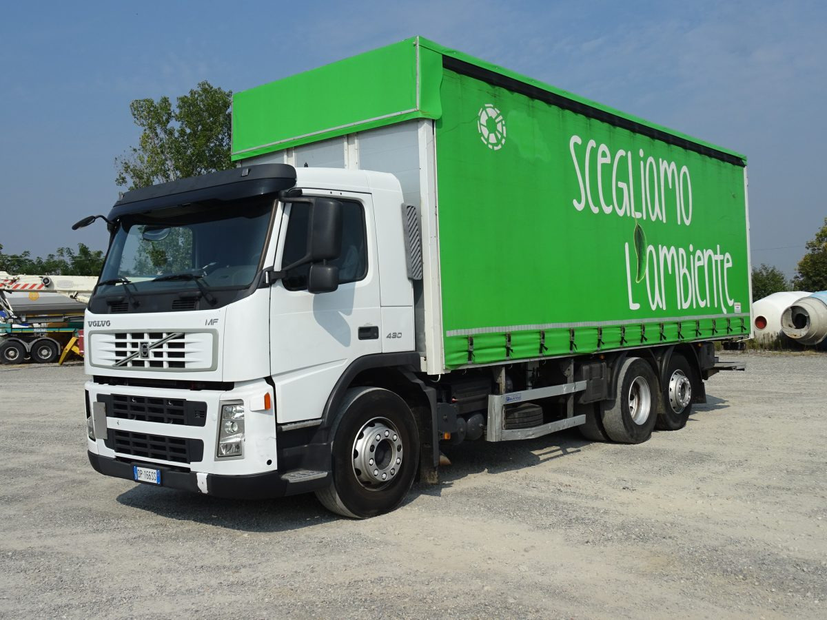 VOLVO FM9 R 62 - 侧帘卡车:图1 VOLVO FM9 R 62 - 侧帘卡车:图1