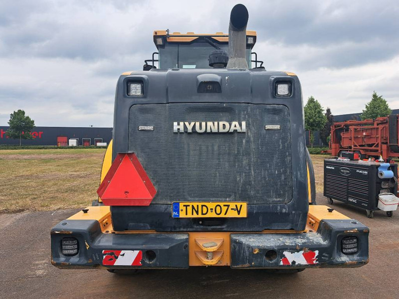 Hyundai HL940 - 轮式装载机:图4 Hyundai HL940 - 轮式装载机:图4