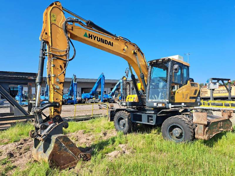 Hyundai HW140 - 轮式挖掘机:图1 Hyundai HW140 - 轮式挖掘机:图1