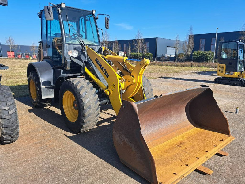 Komatsu WA100-8E0 - 轮式装载机:图2 Komatsu WA100-8E0 - 轮式装载机:图2