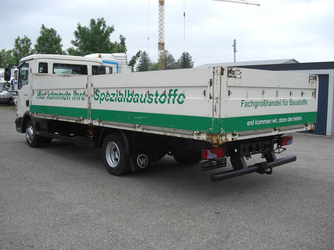 MAN 8180L Baustoffpritsche MAN 8180L Baustoffpritsche - 平板货车:图4 MAN 8180L Baustoffpritsche MAN 8180L Baustoffpritsche - 平板货车:图4