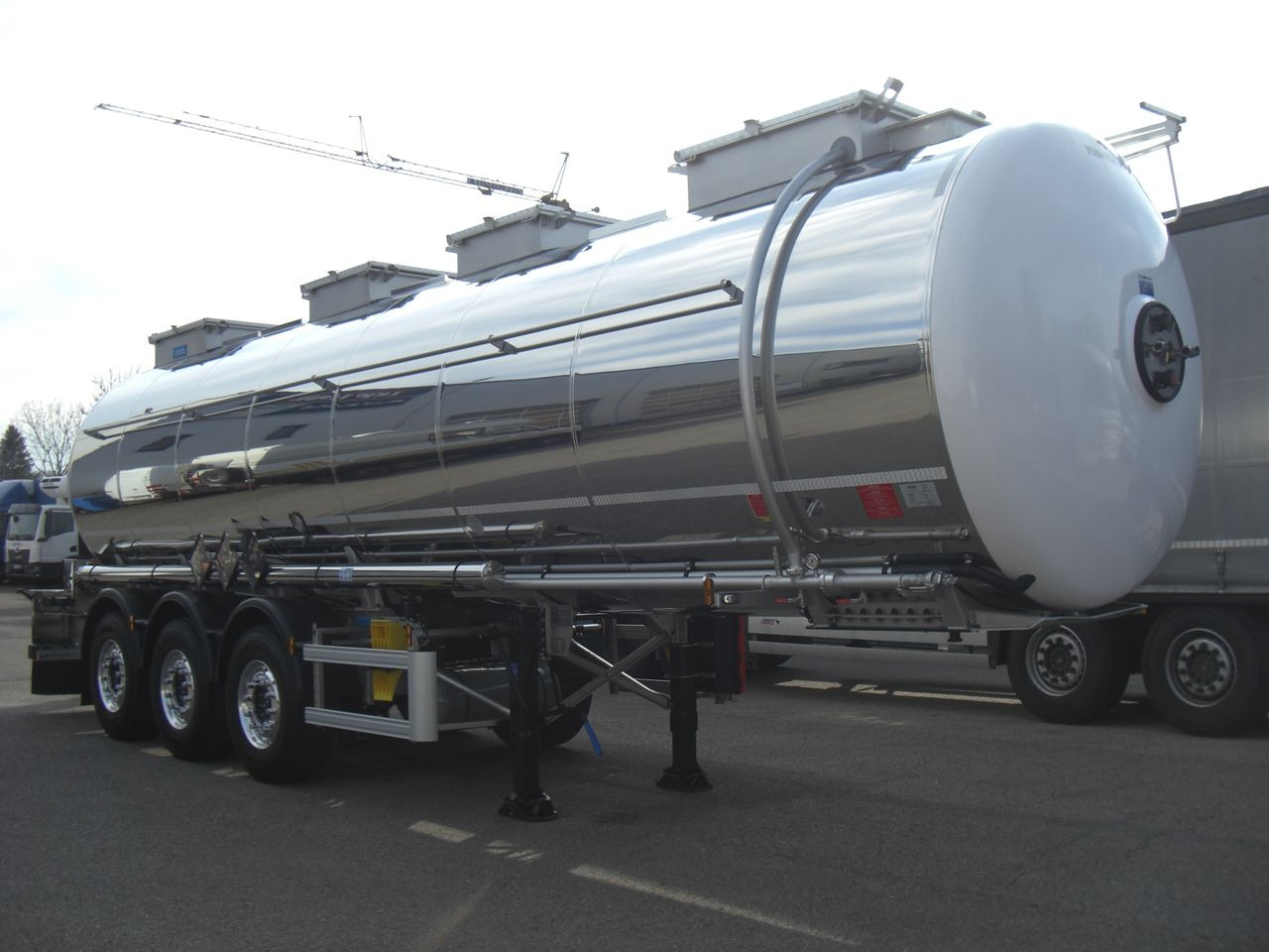 Magyar SRMAD/1KAMMER/CHEMIE - 液罐半拖车:图2 Magyar SRMAD/1KAMMER/CHEMIE - 液罐半拖车:图2