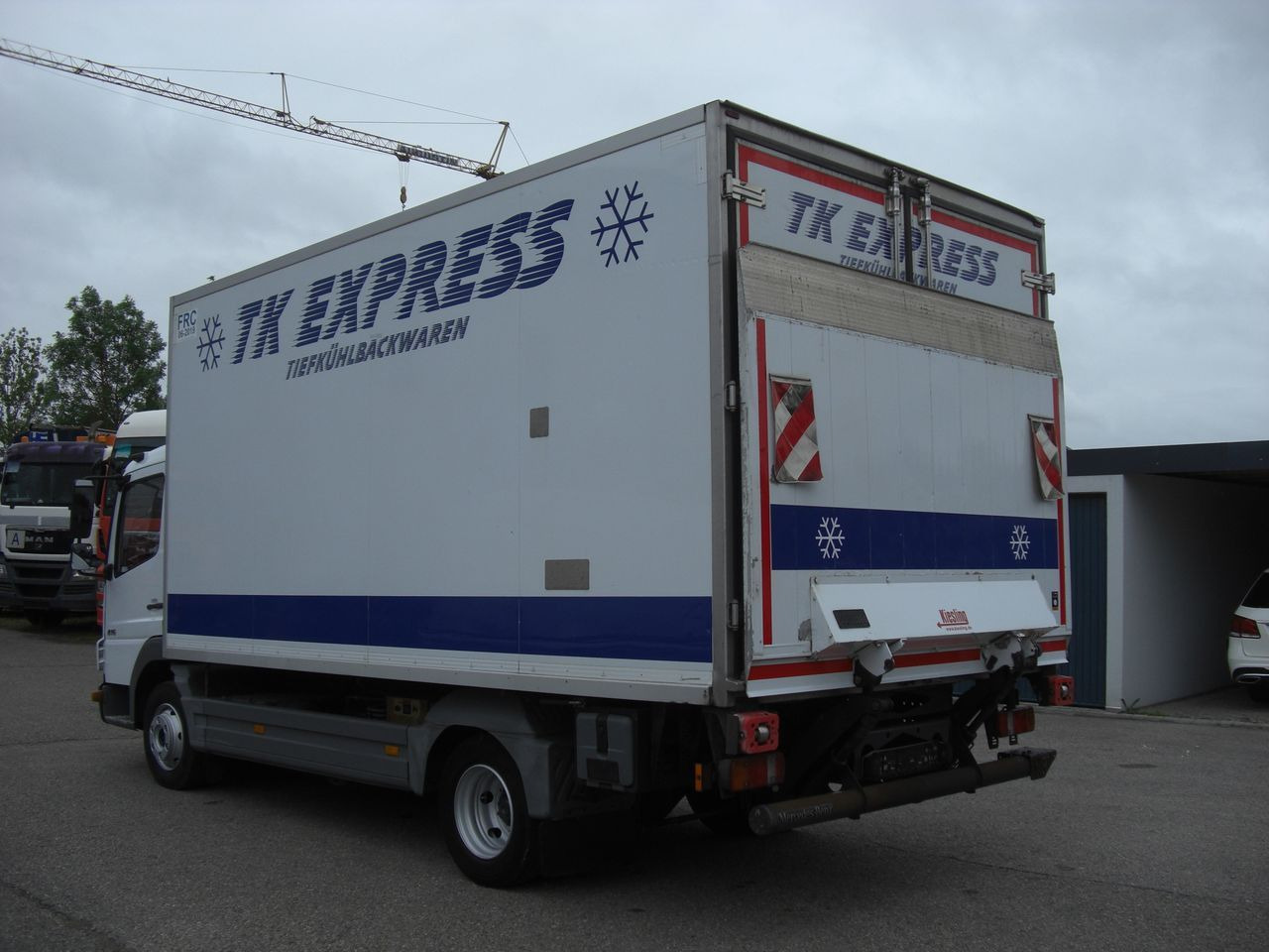 Mercedes-Benz 816 / Tiefkühler / LBW Mercedes-Benz 816 / Tiefkühler / LBW - 冷藏货车:图4 Mercedes-Benz 816 / Tiefkühler / LBW Mercedes-Benz 816 / Tiefkühler / LBW - 冷藏货车:图4