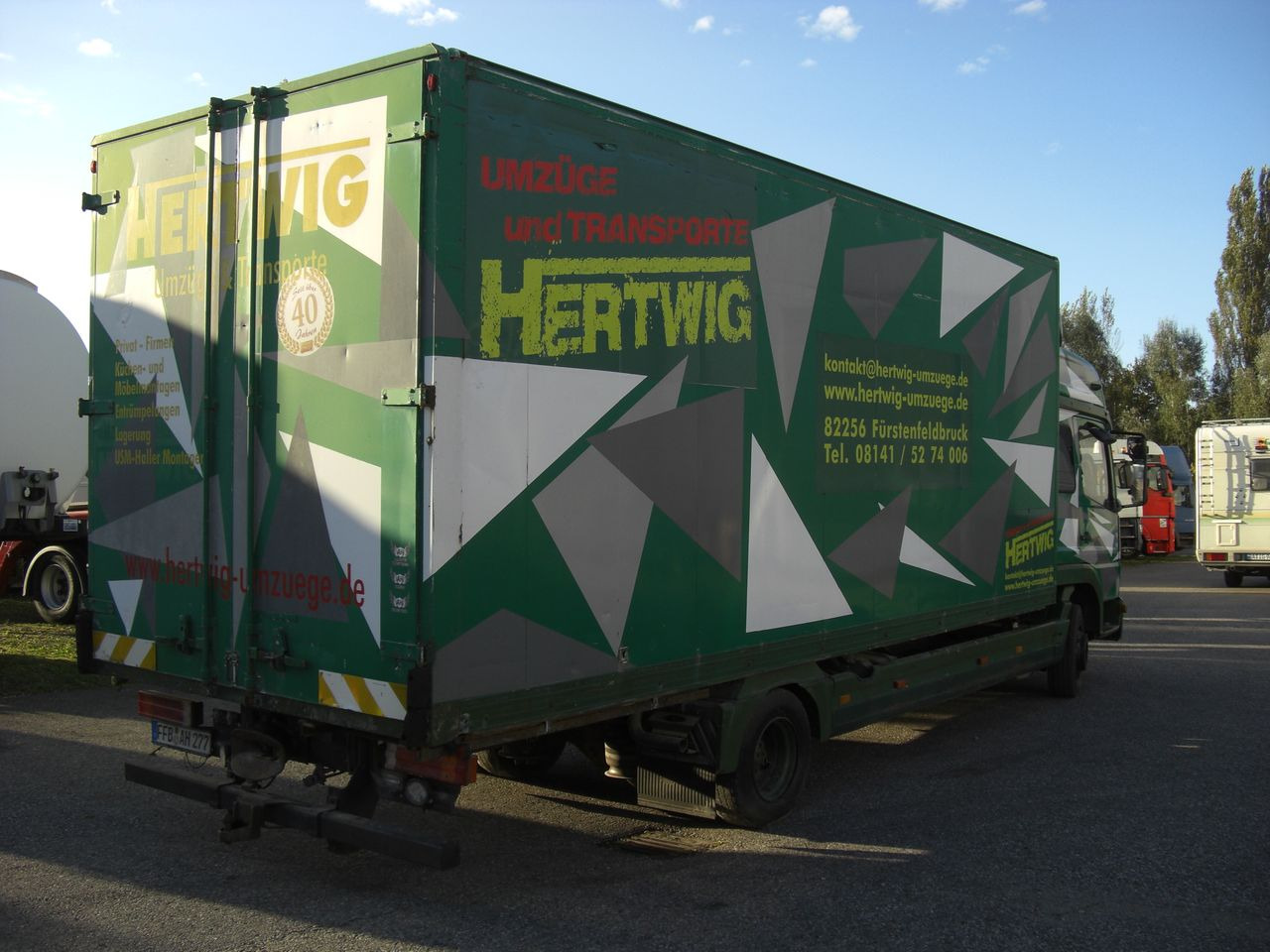 Mercedes-Benz 823L - 厢式卡车:图3 Mercedes-Benz 823L - 厢式卡车:图3