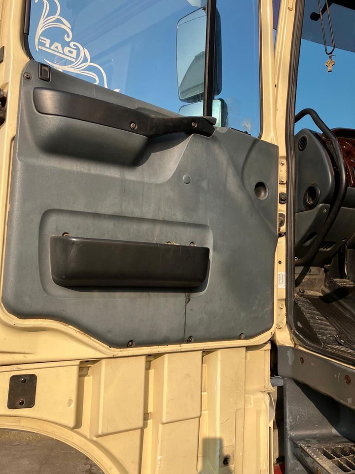 DAF XF 95 430 Platform - 栏板式/ 平板卡车:图4 DAF XF 95 430 Platform - 栏板式/ 平板卡车:图4